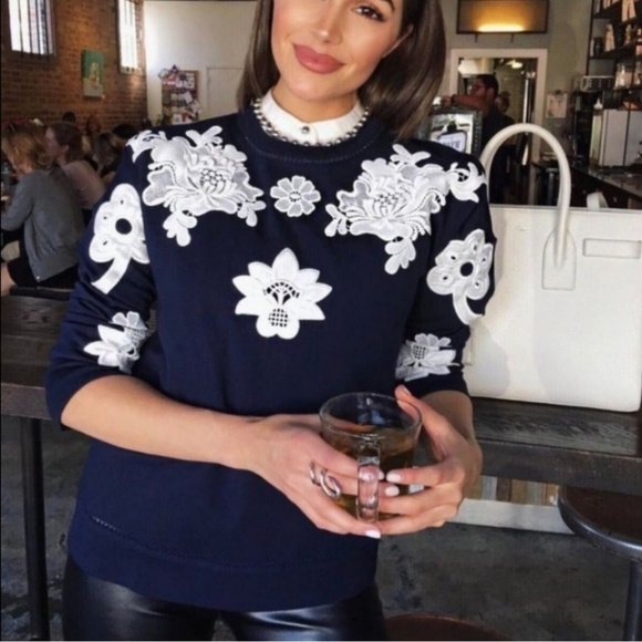 Victoria Beckham Target Navy Floral Pop Over Sweater Size Small - Picture 2 of 8